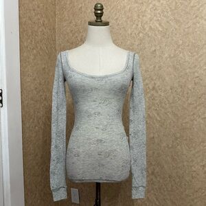 VTG Y2K 2000s Gray Floral Scoop Neck Abercrombie & Fitch Fitted Thermal Top